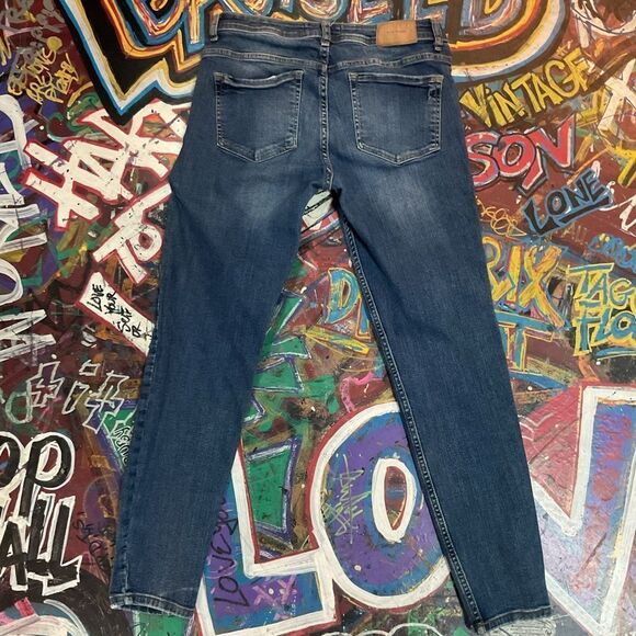 ZARA Trafaluc Soft comfy Distrssed Embroidered Butterfly Skinny Jeans 28 waist - Picture 7 of 15